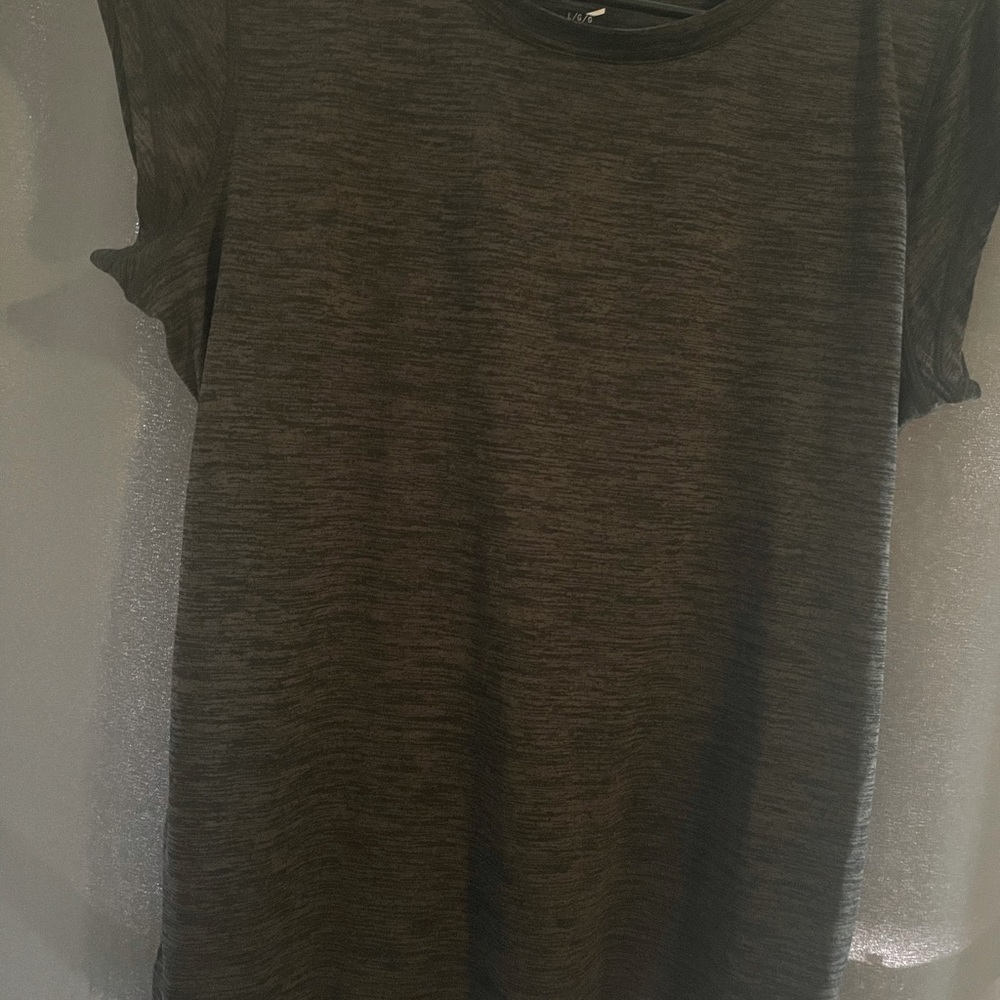 Women’s Athletic top gray size L